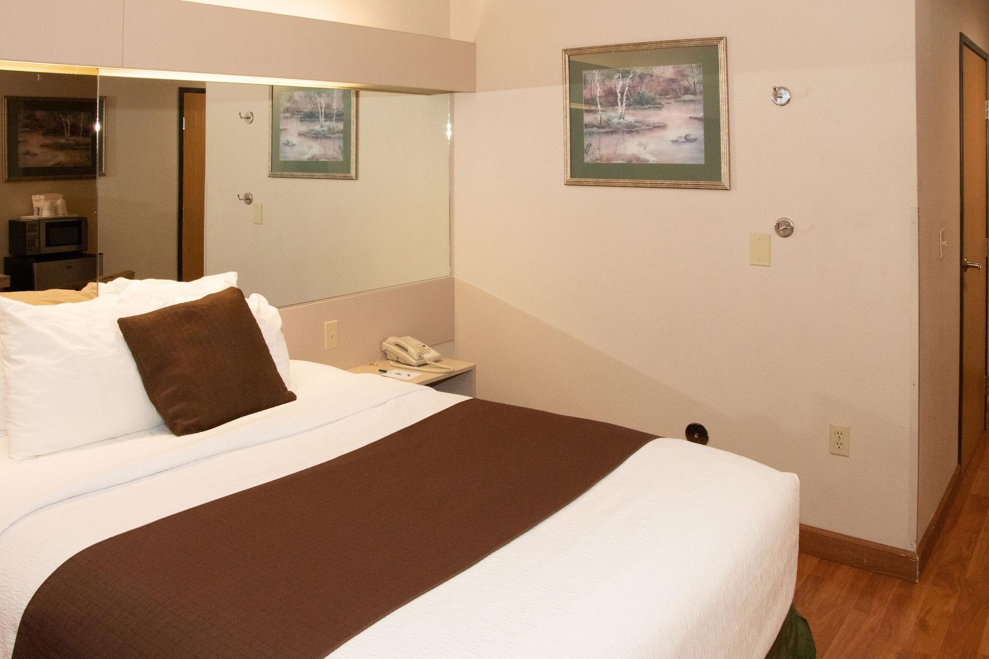 Microtel Inn & Suites Лоди Экстерьер фото