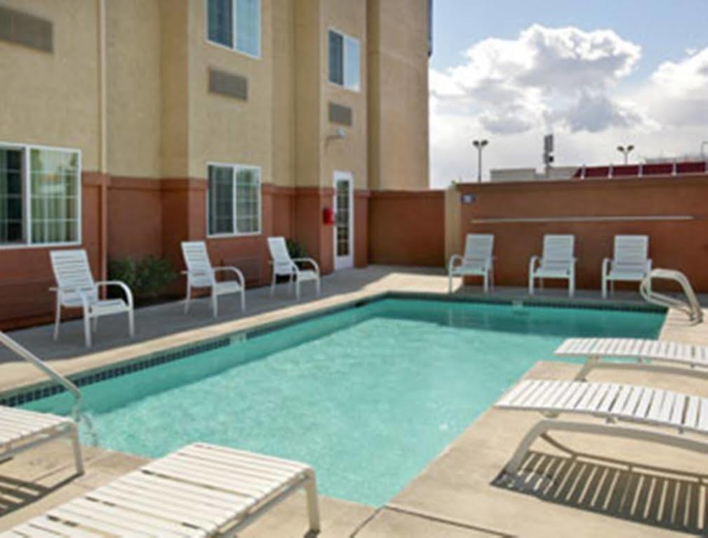Microtel Inn & Suites Лоди Экстерьер фото