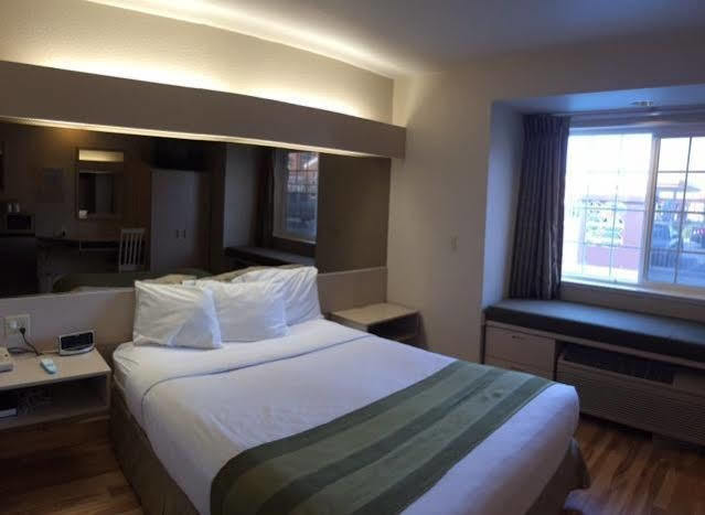Microtel Inn & Suites Лоди Экстерьер фото